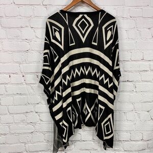 Black and White Geometric Poncho